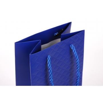 Elegantní taška na víno - ideální pro firemní dárky, svatby nebo slavnostní příležitosti.