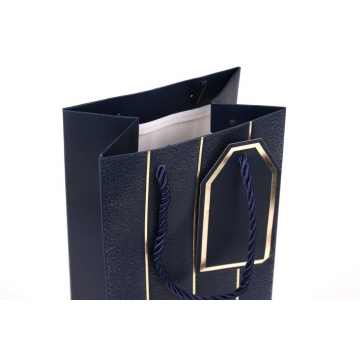 Elegantní taška na víno - ideální pro firemní dárky, svatby nebo slavnostní příležitosti.