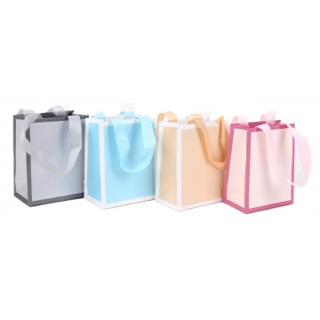 Dárkové papírové tašky | WrapCo.